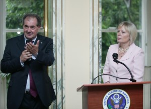 Mario Zoccatelli di GBC Italia e il console generale americano Carol J.Perez, Courtesy of US General Consulate in Milan